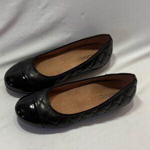 Vionic Women's Quilted Black Flats